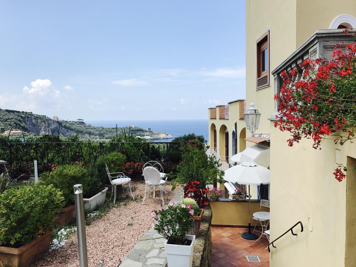 Faraglioni Di Sorrento Guesthouse Exterior photo